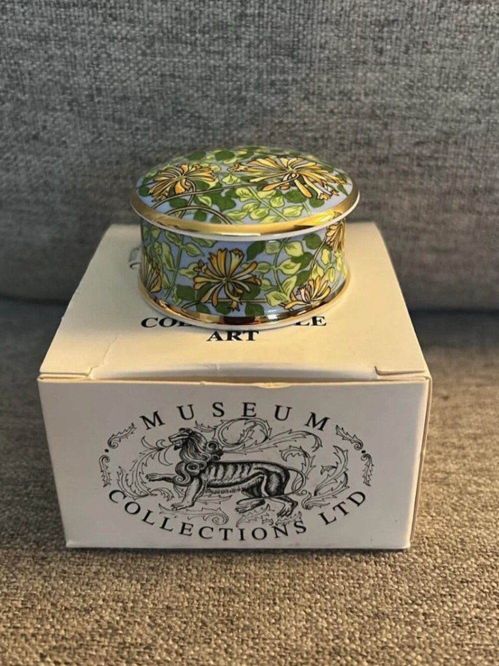 NEW Museum Collections William Morris Honeysuckle Round Trinket Box * England
